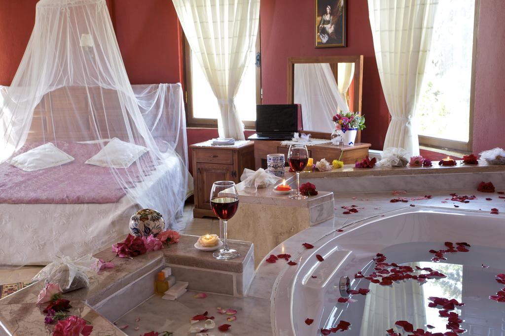Efes Butik Otel Kirazli (Aegean) Exteriör bild