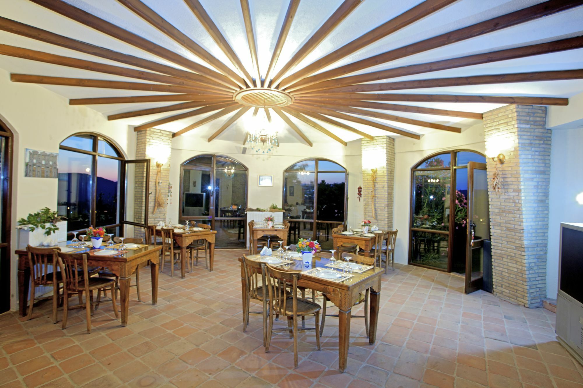 Efes Butik Otel Kirazli (Aegean) Exteriör bild
